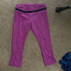 Lululemon size 8 pink crop great condition